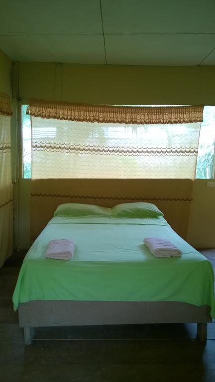 Amazon Queen Lodge Масан Номер фото